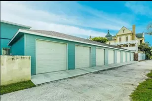 2428 Bernardo De Galvez Ave, Galveston, TX 77550 - Photo 12