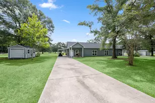10871 Coaster Ln, Conroe, TX 77306 - Photo 2
