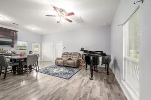 10871 Coaster Ln, Conroe, TX 77306 - Photo 4