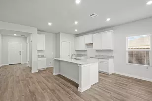 618 Cherry Tree Dr, La Marque, TX 77568 - Photo 4