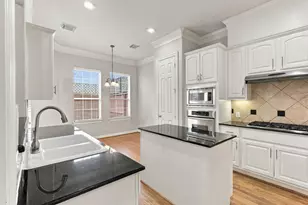 5722 Beverly Hills Walk, Houston, TX 77057 - Photo 14