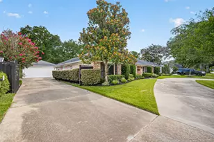 10118 Briar Forest Dr, Houston, TX 77042 - Photo 4