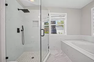 10118 Briar Forest Dr, Houston, TX 77042 - Photo 38