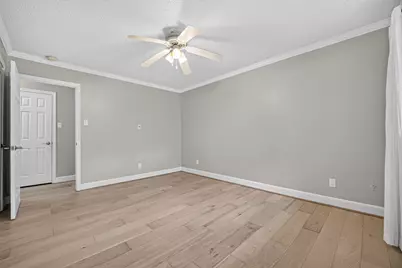 10118 Briar Forest Drive, Houston, TX 77042 - Photo 32