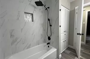 5120 E Bayou Dr, Dickinson, TX 77539 - Photo 28