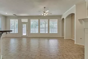 118 Robindale Cir, The Woodlands, TX 77384 - Photo 6