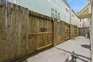 1425 Oneil St, Houston, TX 77019 - Photo 46