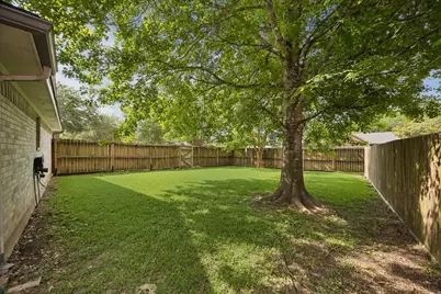 3210 Fox Run Drive, Alvin, TX 77511 - Photo 24