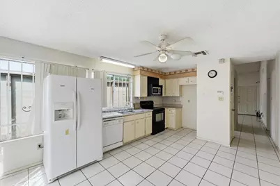 10331 Huntington Place Drive #331, Houston, TX 77099 - Photo 12