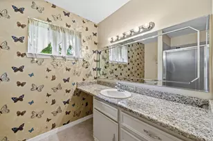 7103 Pella Dr, Houston, TX 77036 - Photo 16