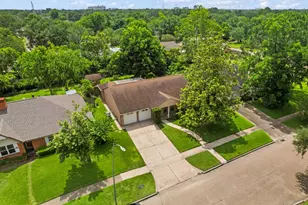 7103 Pella Dr, Houston, TX 77036 - Photo 28