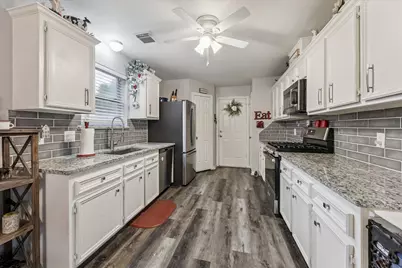 607 Shadowlake Circle, Sealy, TX 77474 - Photo 8