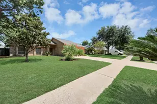 22402 Woodrose Dr, Katy, TX 77450 - Photo 2