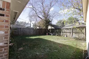 11722 Sandstone St, Houston, TX 77072 - Photo 16