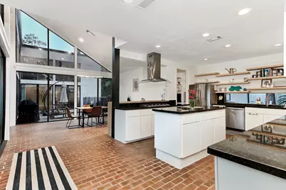 10 W Shady Lane, Houston, TX 77063 - Photo 16