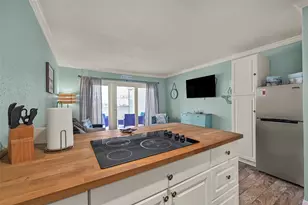 6300 Seawall Blvd Blvd, Galveston, TX 77551 - Photo 16