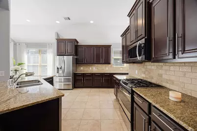31 S Victoriana Circle, Spring, TX 77389 - Photo 18