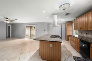 4537 Kingfisher, Houston, TX 77035 - Photo 10