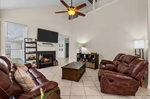 610 Oak Berry Dr, Kemah, TX 77565 - Photo 4
