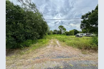 102 S Willow Street, Texas City, TX 77591 - Photo 2