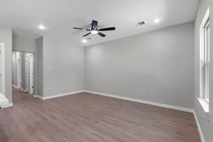5201 Kenilwood Dr, Houston, TX 77033 - Photo 6