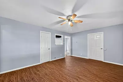 10106 Sierra Drive, Houston, TX 77051 - Photo 4