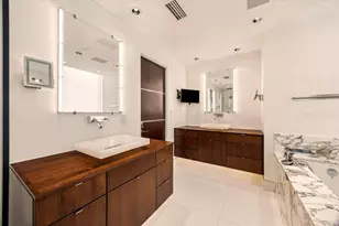 121 N Post Oak Ln, Houston, TX 77024 - Photo 20