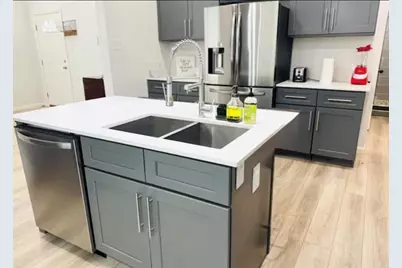 2400 Burkett Street, Houston, TX 77004 - Photo 2