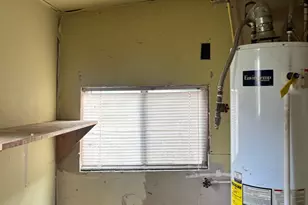 7823 Appleton St, Houston, TX 77022 - Photo 14