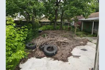7823 Appleton Street, Houston, TX 77022 - Photo 36