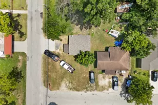 1825 Dolly Wright St, Houston, TX 77088 - Photo 2