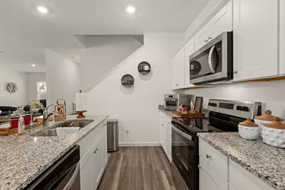 718 Amesbury Road, Conroe, TX 77316 - Photo 10