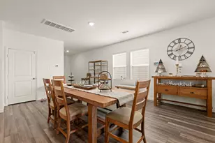 718 Amesbury Rd, Conroe, TX 77316 - Photo 8