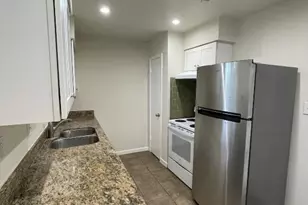 5119 Ridgewest St, Houston, TX 77053 - Photo 2