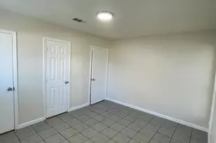 5119 Ridgewest St, Houston, TX 77053 - Photo 8