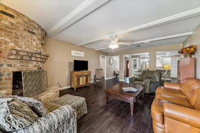 2043 Middle Creek Drive, Houston, TX 77339 - Photo 6