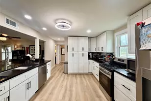 302444 Plantation, Damon, TX 77430 - Photo 14