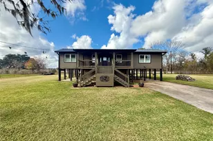 302444 Plantation, Damon, TX 77430 - Photo 2