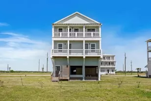 520 Annabelle Dr, Gilchrist, TX 77617 - Photo 2