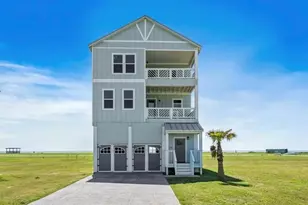 520 Annabelle Dr, Gilchrist, TX 77617 - Photo 1