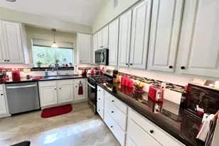 918 Peach Blossom Dr, Pearland, TX 77584 - Photo 6