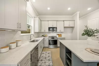 4317 Roseland Street #B, Houston, TX 77006 - Photo 2