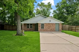 157 Hillside Dr, Liberty, TX 77575 - Photo 1