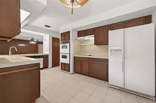 12319 Monticeto Ln, Meadows Place, TX 77477 - Photo 12