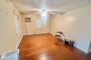 10206 Ashville Dr, Houston, TX 77051 - Photo 8