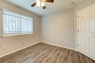 4706 E Ridge Creek Dr, Houston, TX 77053 - Photo 8