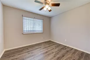 4706 E Ridge Creek Dr, Houston, TX 77053 - Photo 10