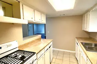 11906 Binghampton Dr, Houston, TX 77089 - Photo 10