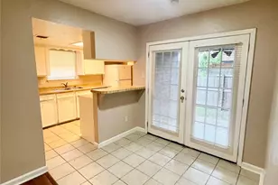 11906 Binghampton Dr, Houston, TX 77089 - Photo 8
