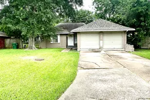 11906 Binghampton Dr, Houston, TX 77089 - Photo 2